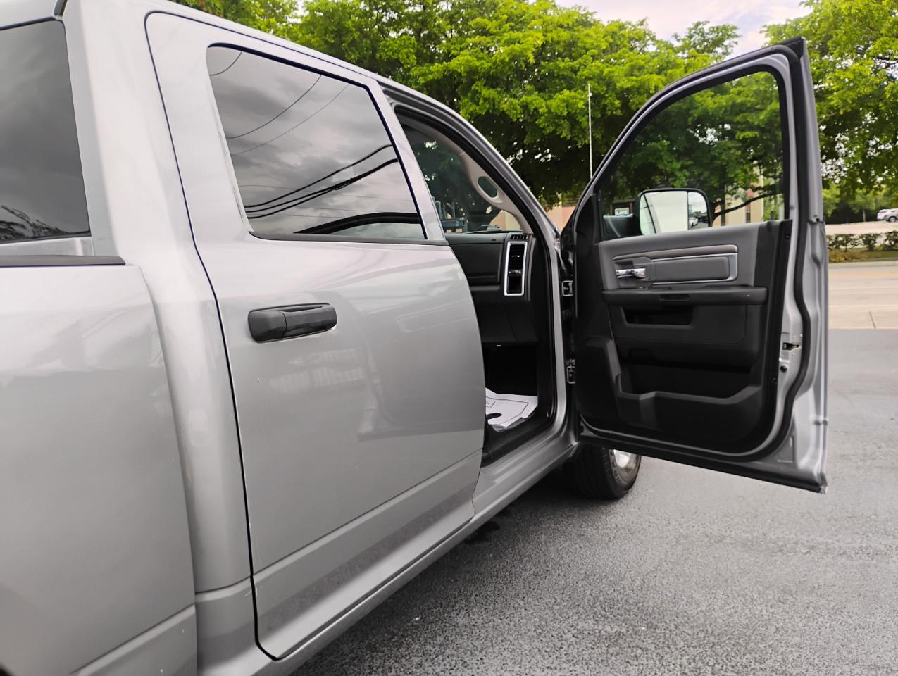 RAM 1500 Classic Tradesman Crew Cab SWB 2WD 2022