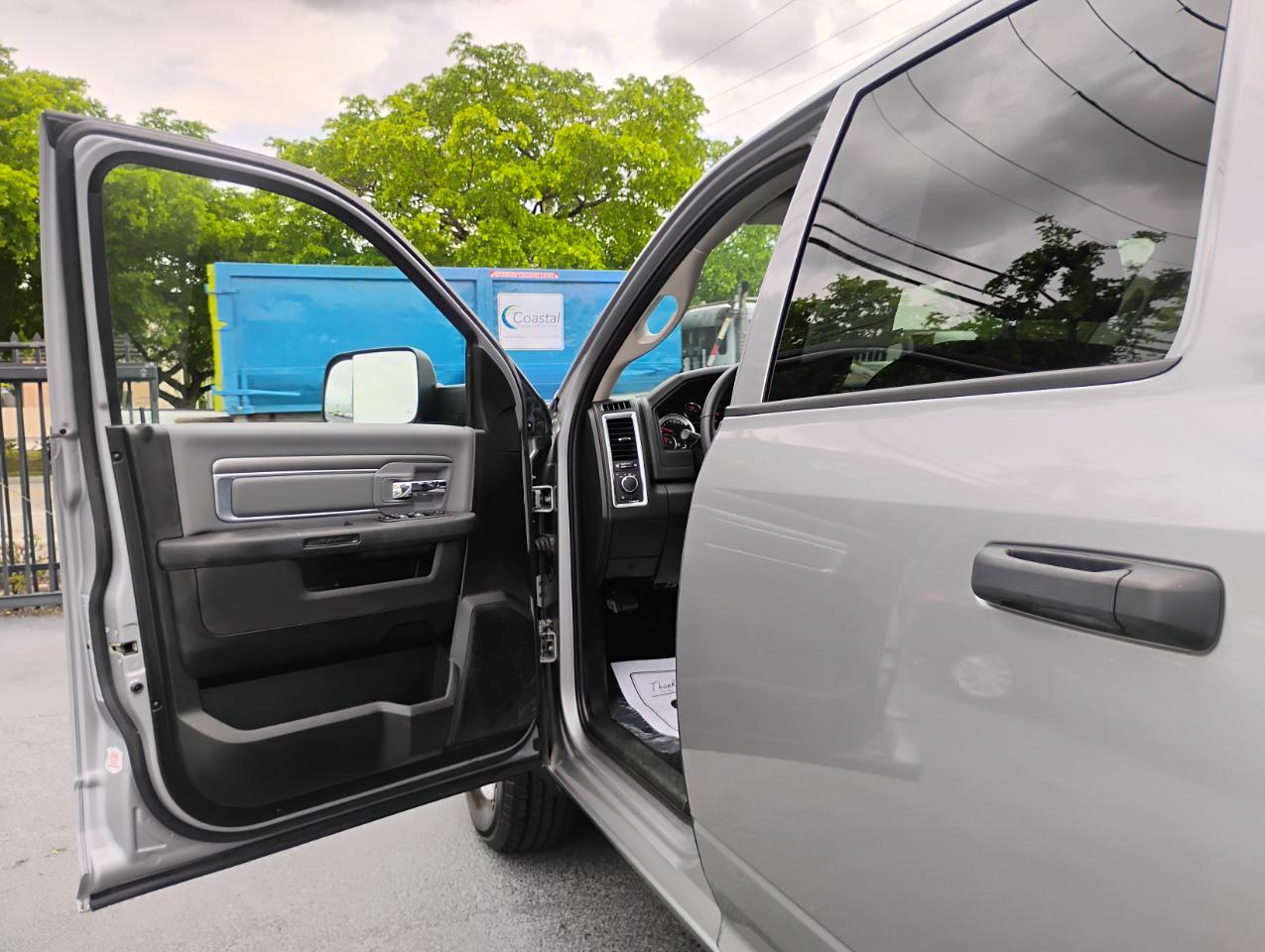 RAM 1500 Classic Tradesman Crew Cab SWB 2WD 2022