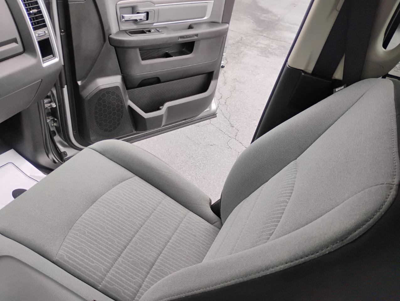 RAM 1500 Classic Tradesman Crew Cab SWB 2WD 2022