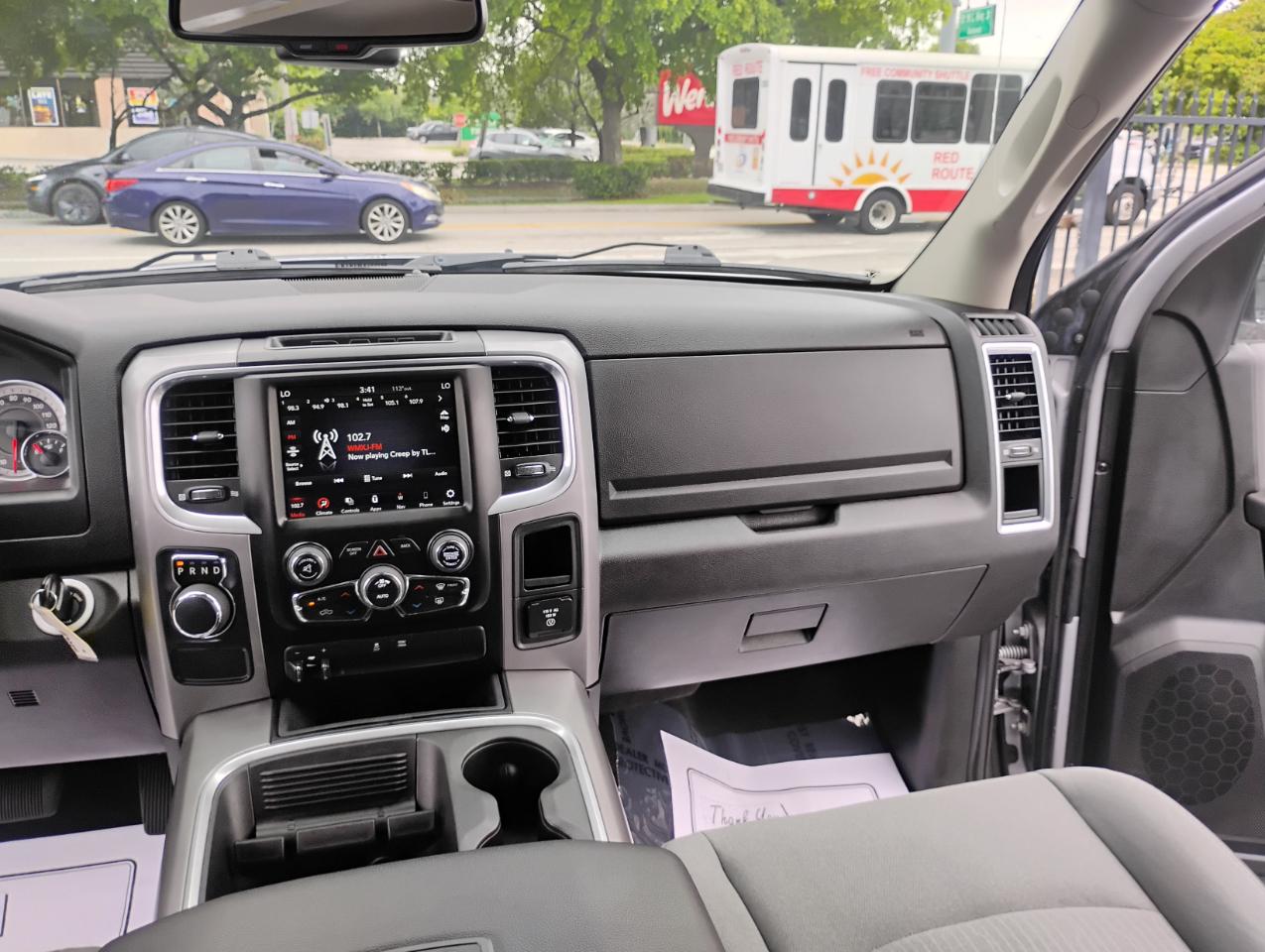 RAM 1500 Classic Tradesman Crew Cab SWB 2WD 2022