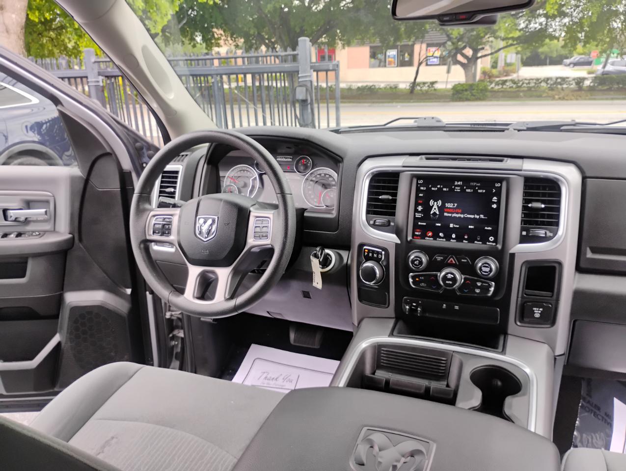 RAM 1500 Classic Tradesman Crew Cab SWB 2WD 2022