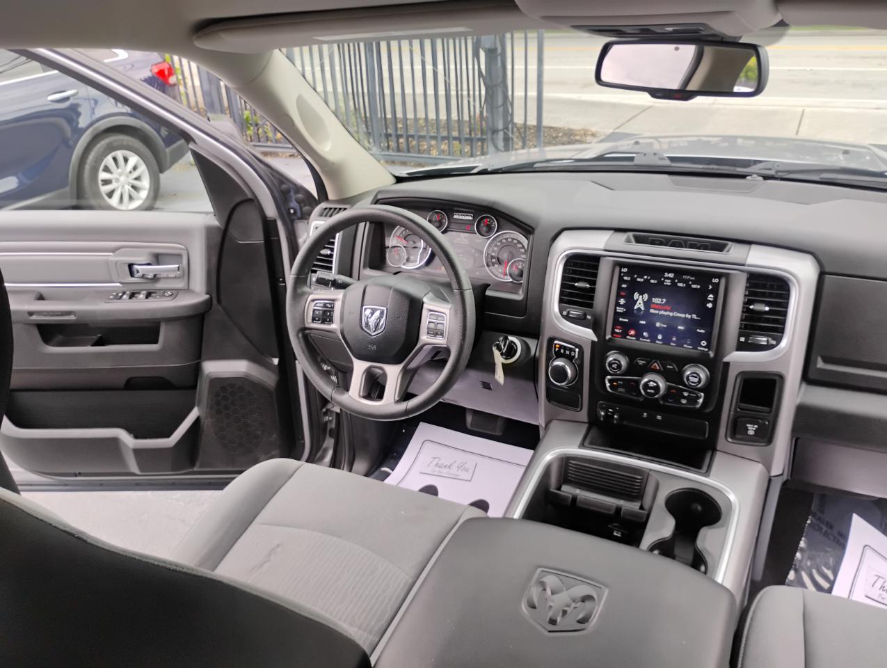 RAM 1500 Classic Tradesman Crew Cab SWB 2WD 2022