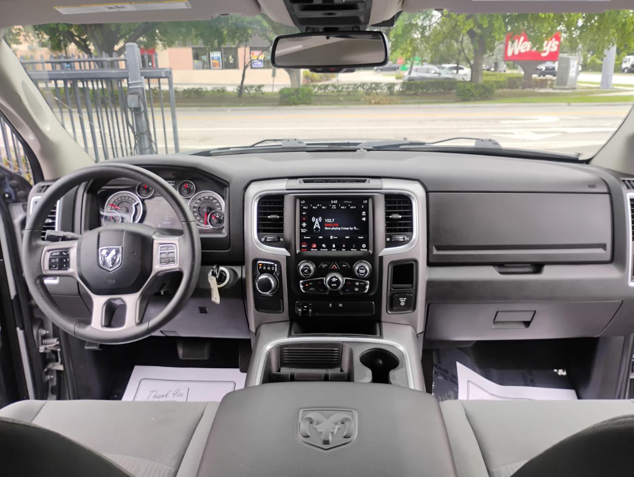 RAM 1500 Classic Tradesman Crew Cab SWB 2WD 2022