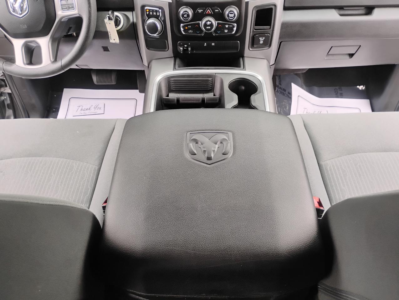 RAM 1500 Classic Tradesman Crew Cab SWB 2WD 2022