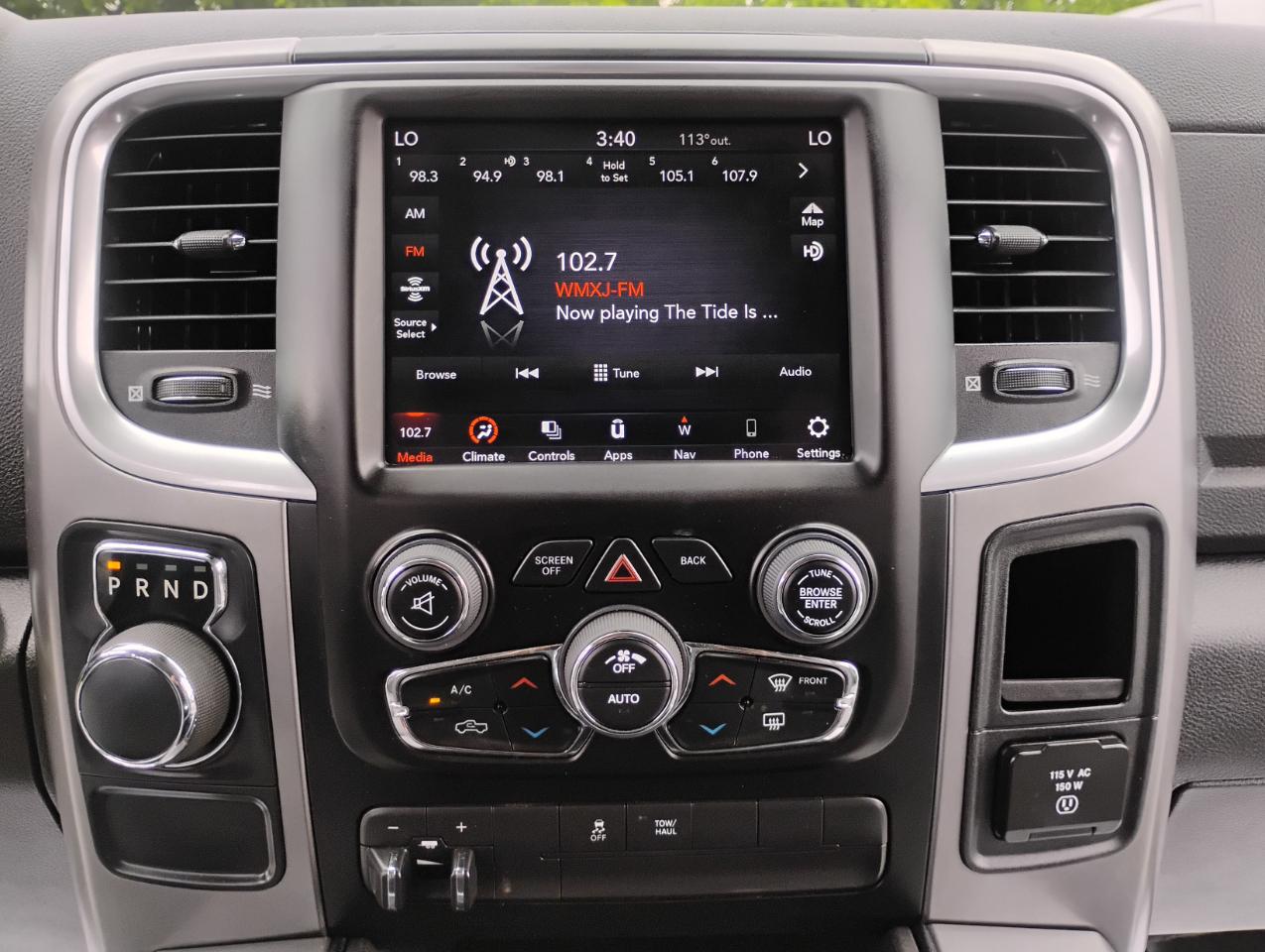 RAM 1500 Classic Tradesman Crew Cab SWB 2WD 2022