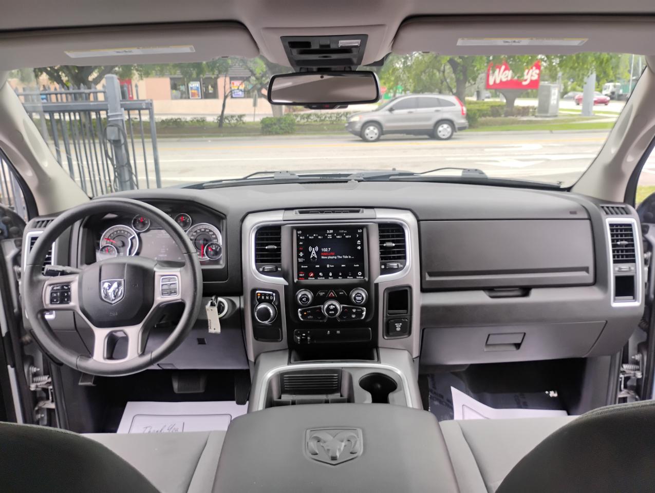 RAM 1500 Classic Tradesman Crew Cab SWB 2WD 2022