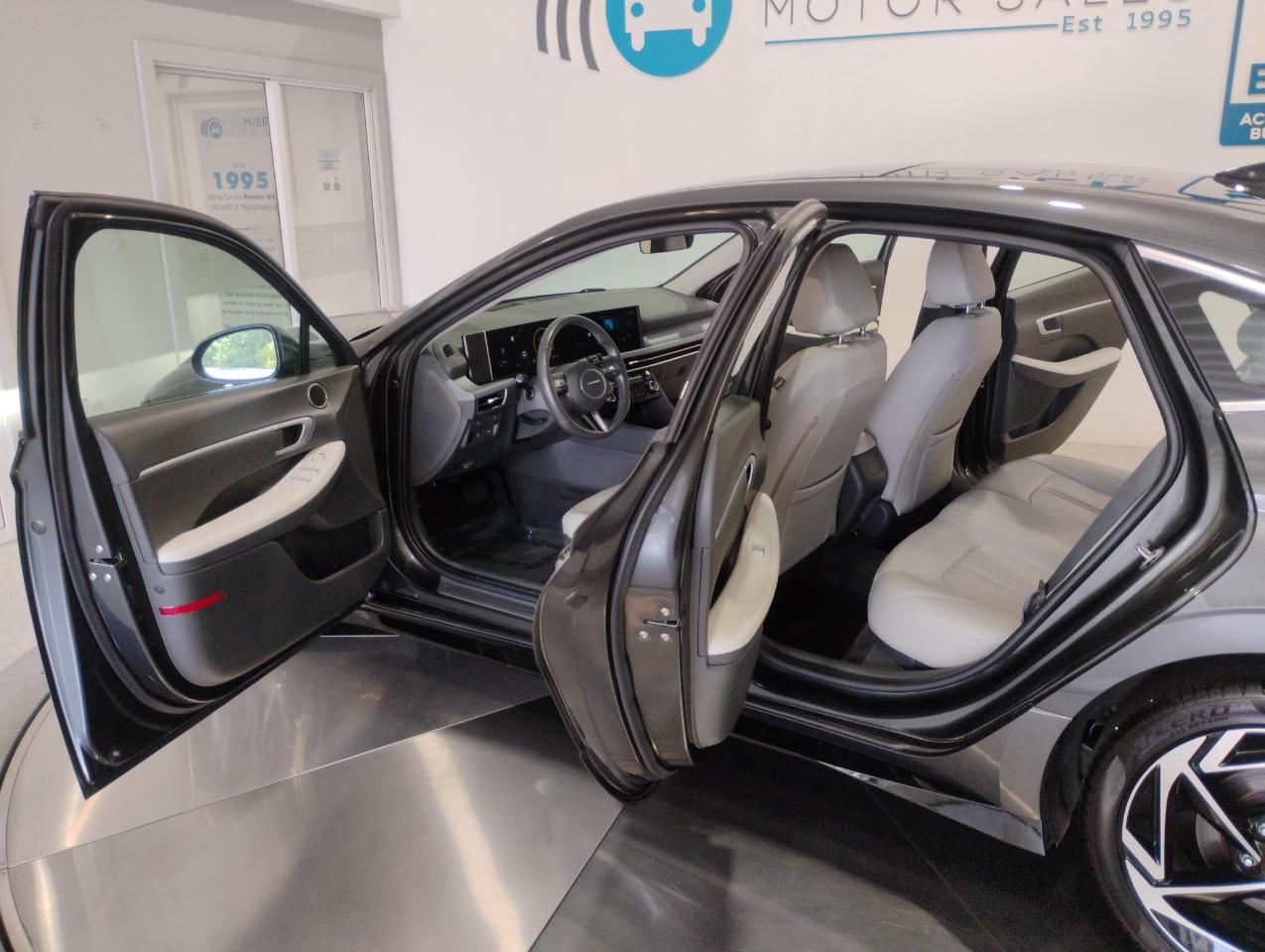 Hyundai Sonata SEL 2024