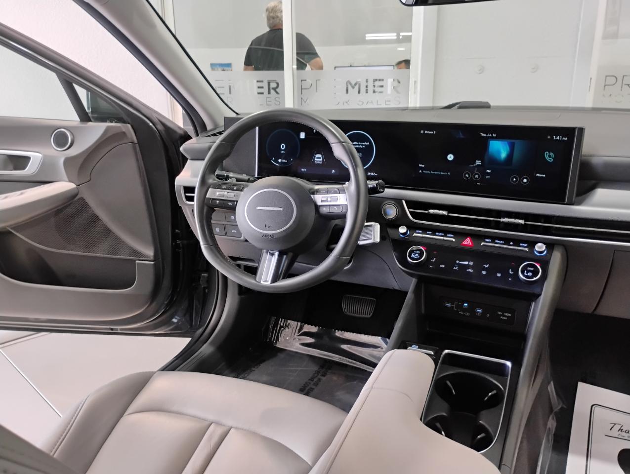 Hyundai Sonata SEL 2024