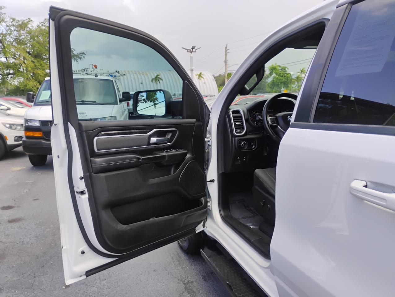 RAM 1500 Big Horn Quad Cab 4WD 2022