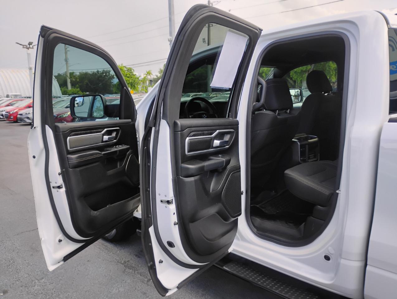 RAM 1500 Big Horn Quad Cab 4WD 2022