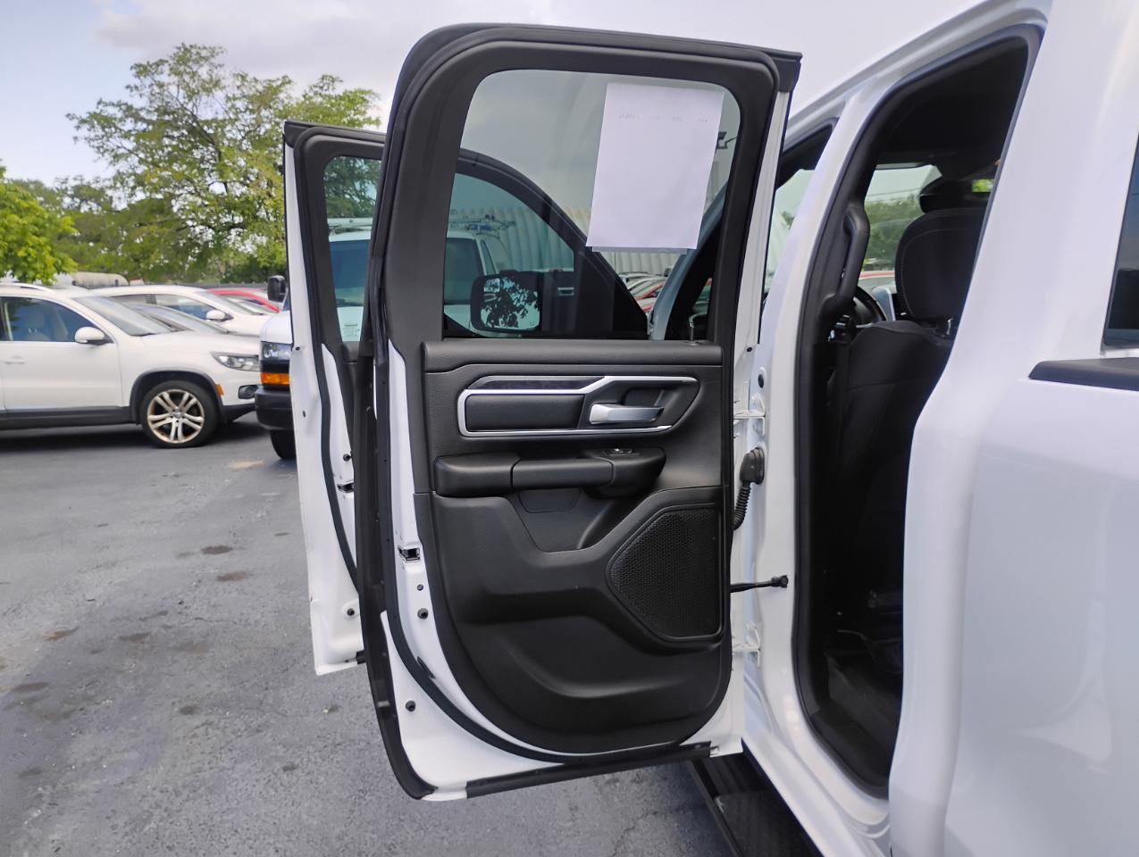 RAM 1500 Big Horn Quad Cab 4WD 2022