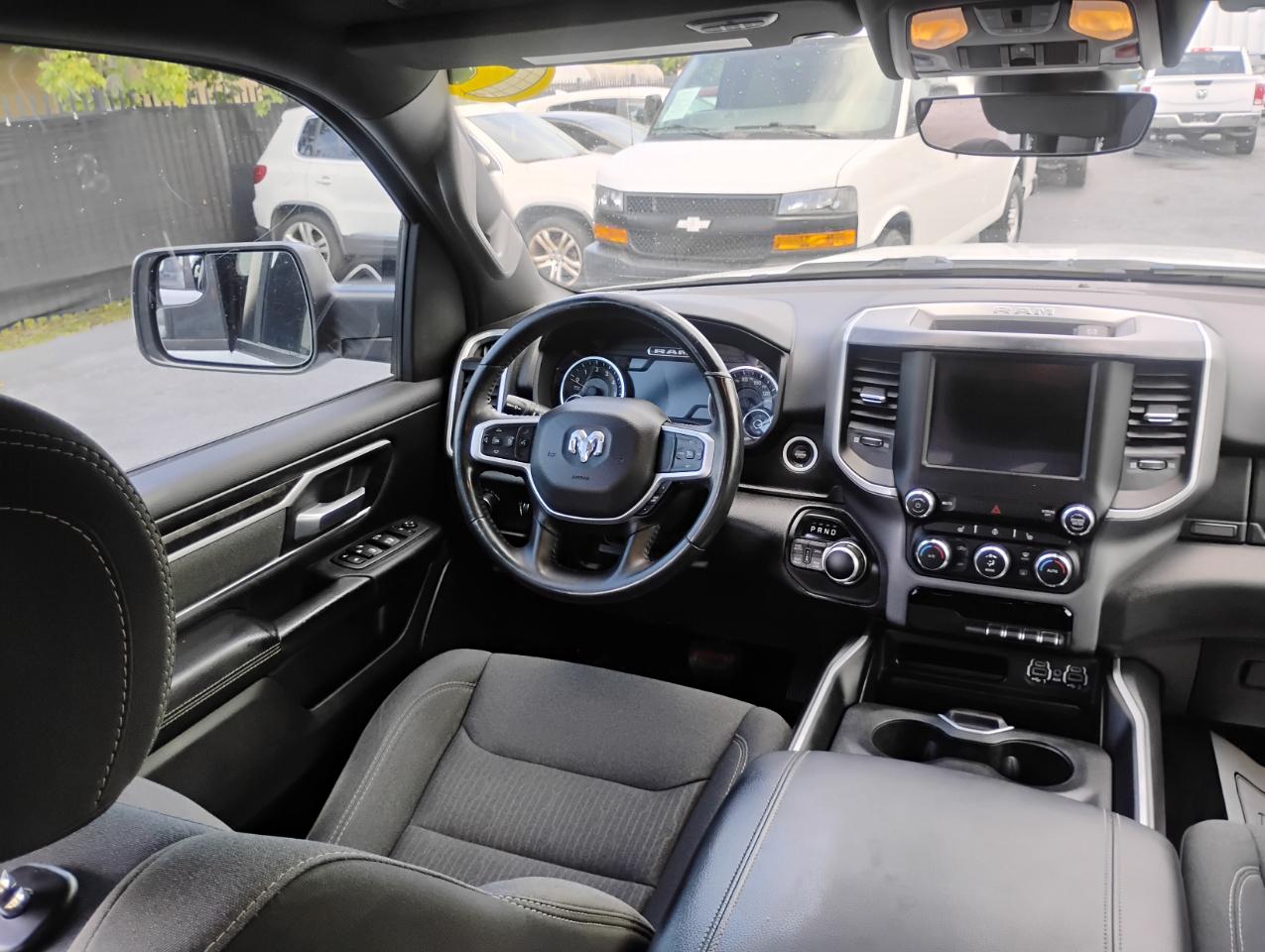 RAM 1500 Big Horn Quad Cab 4WD 2022
