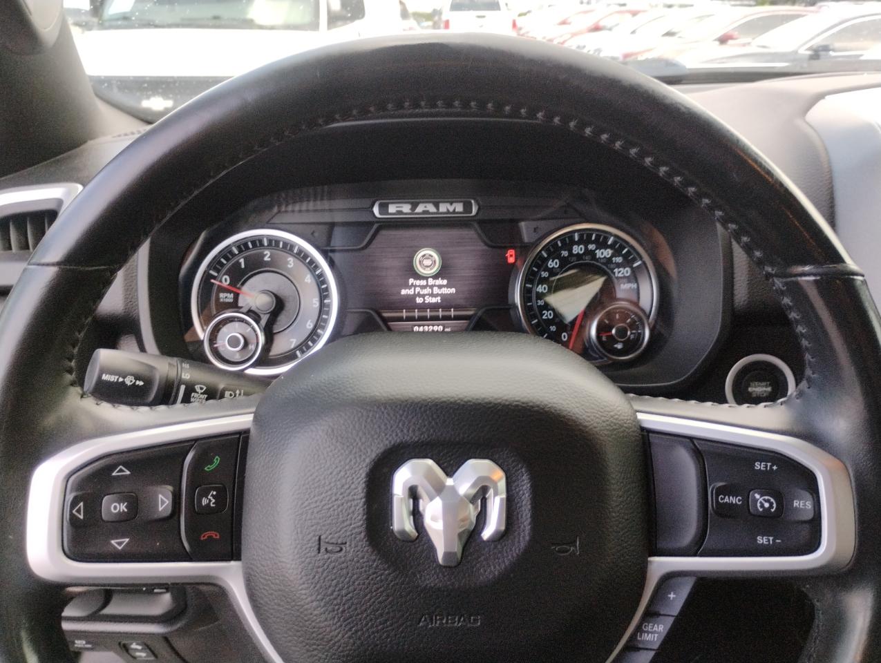 RAM 1500 Big Horn Quad Cab 4WD 2022