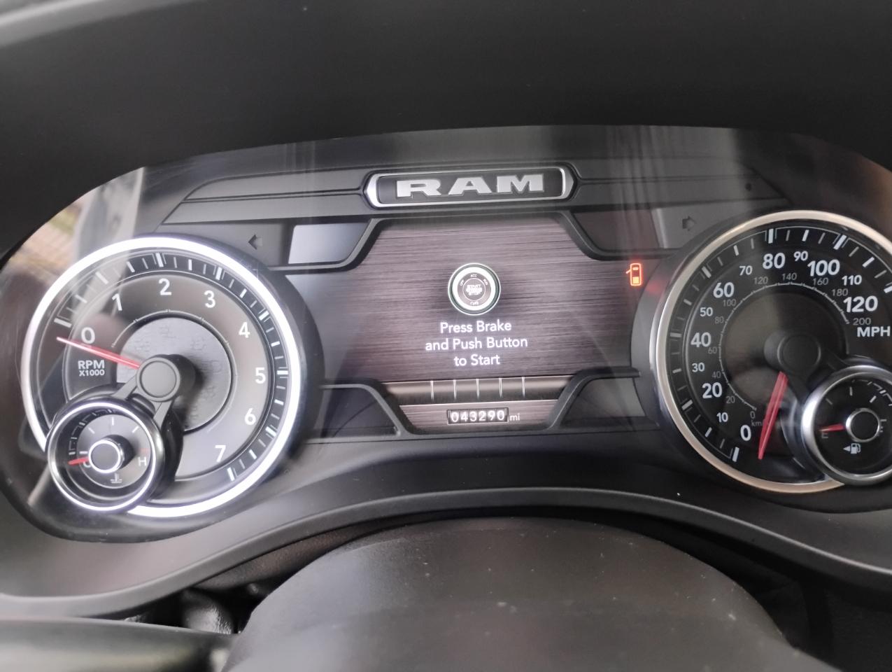RAM 1500 Big Horn Quad Cab 4WD 2022
