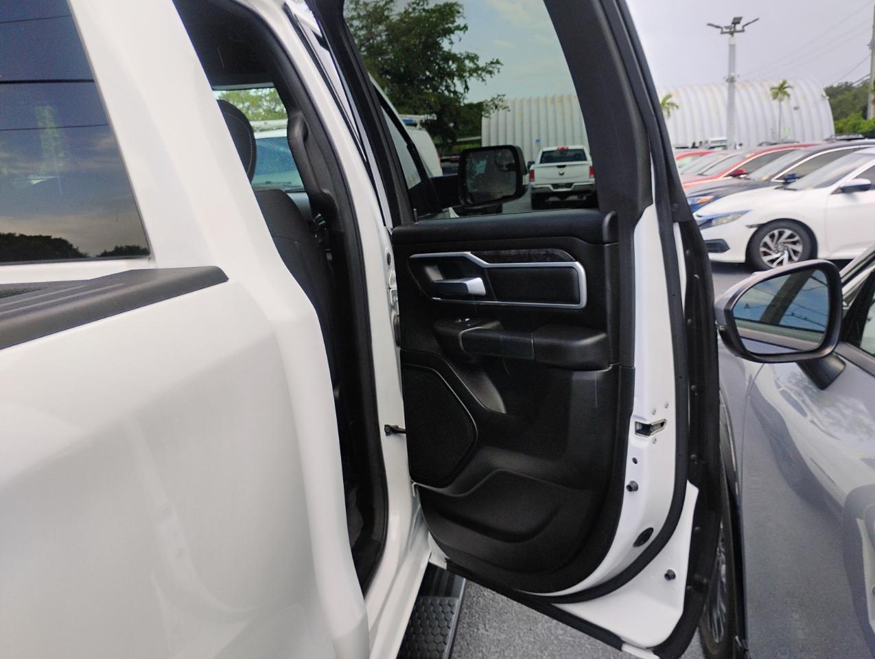 RAM 1500 Big Horn Quad Cab 4WD 2022