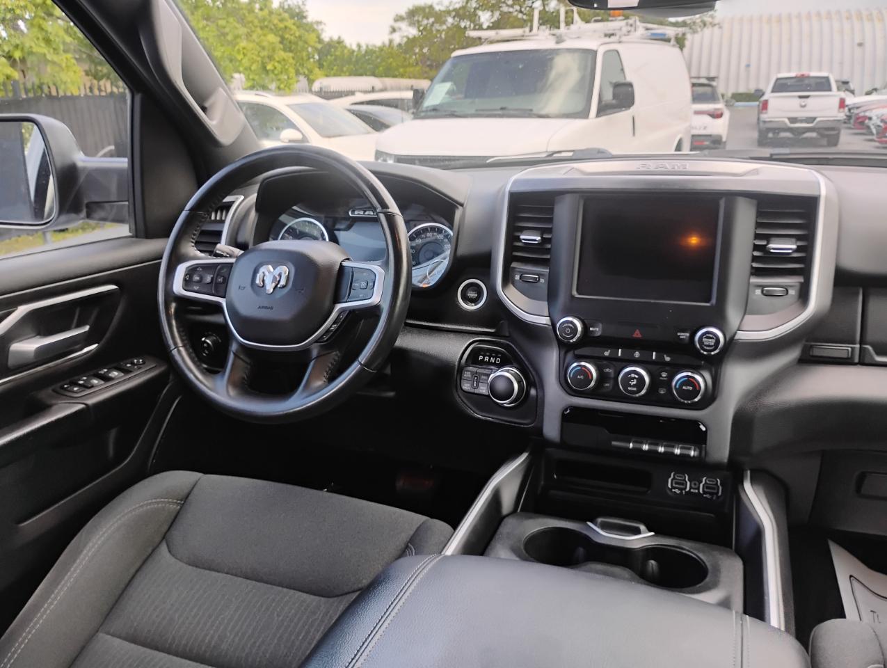RAM 1500 Big Horn Quad Cab 4WD 2022