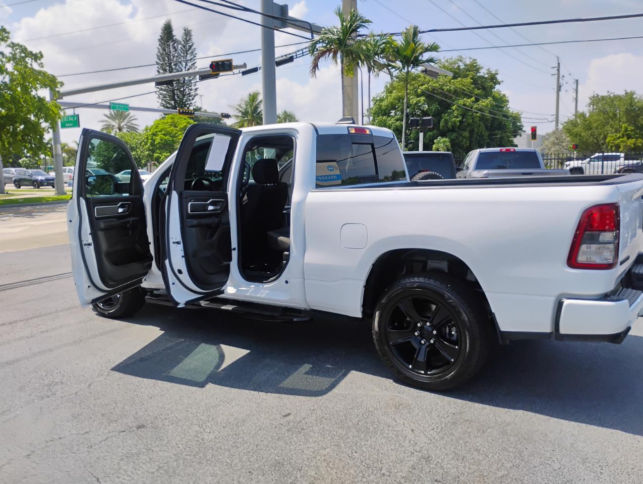 RAM 1500 Big Horn Quad Cab 4WD 2022