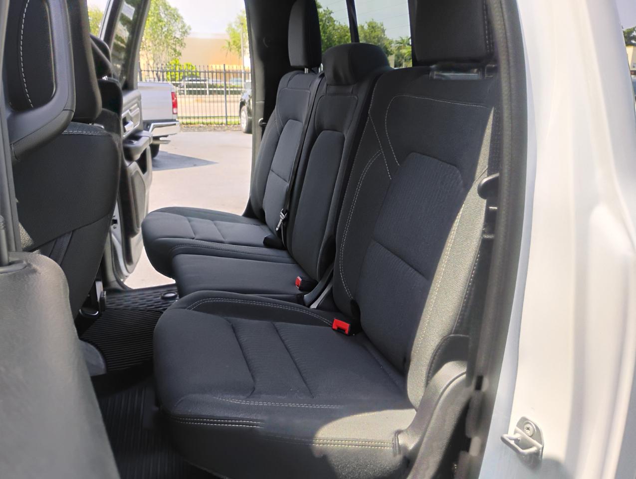 RAM 1500 Big Horn Quad Cab 4WD 2022