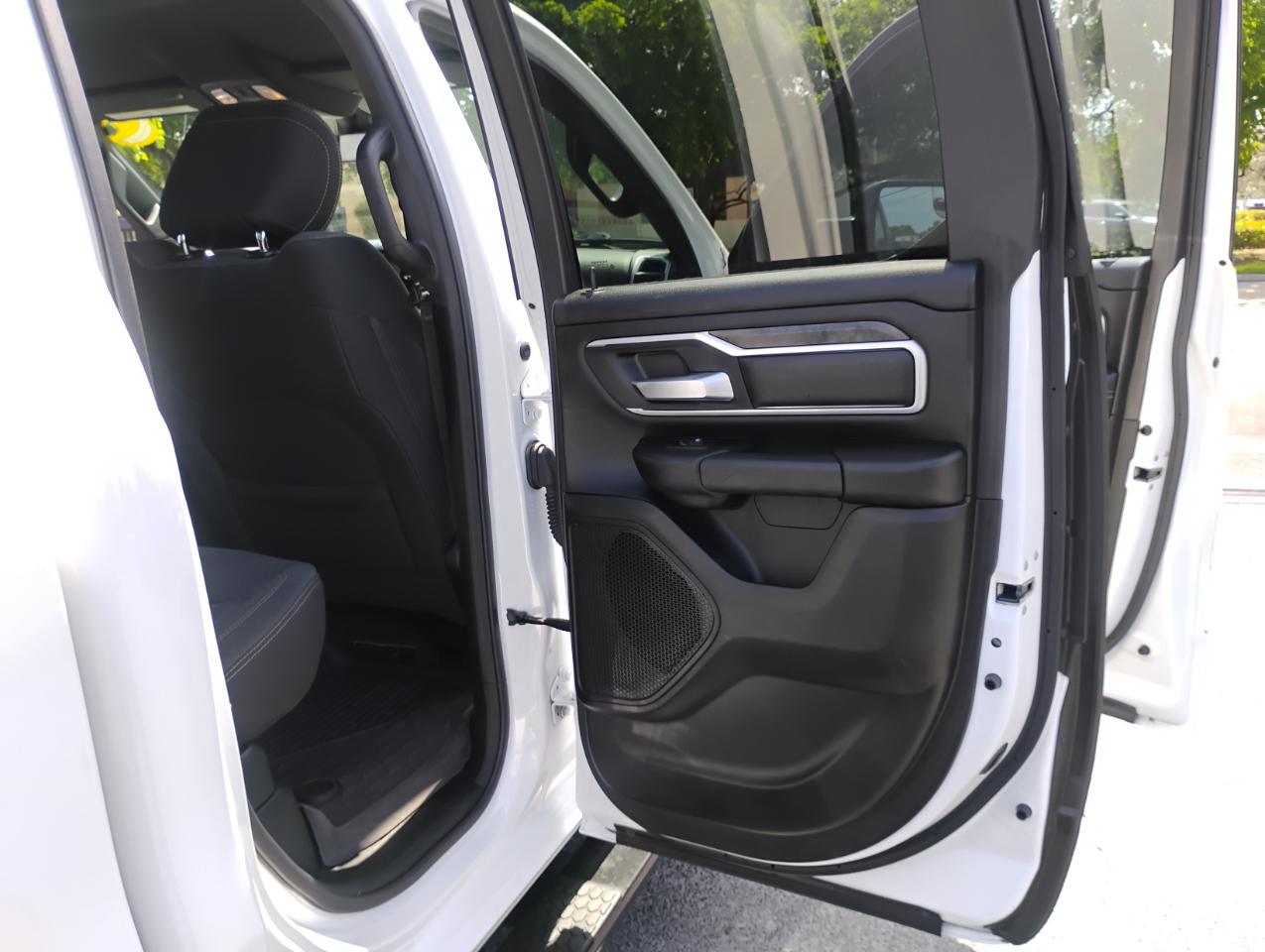 RAM 1500 Big Horn Quad Cab 4WD 2022