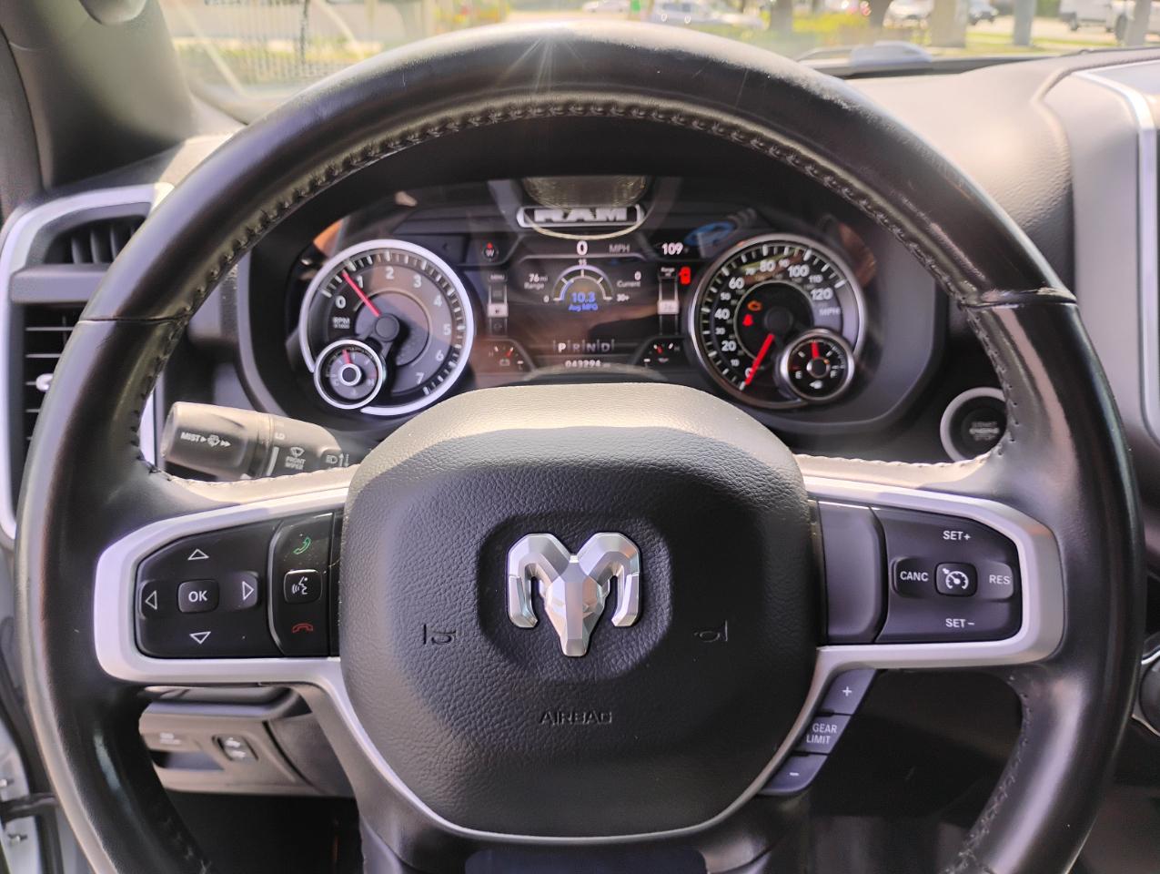 RAM 1500 Big Horn Quad Cab 4WD 2022