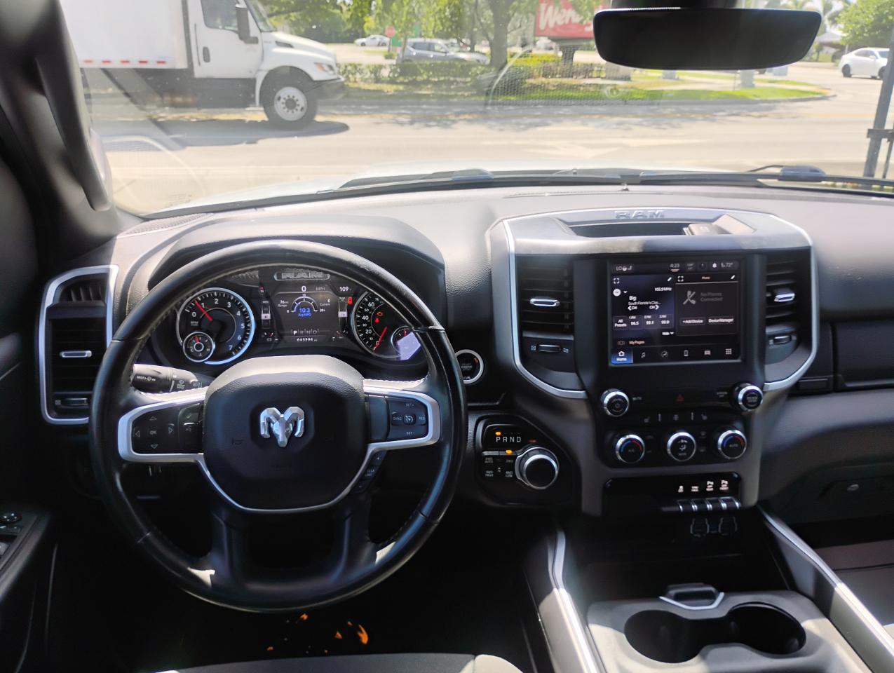 RAM 1500 Big Horn Quad Cab 4WD 2022