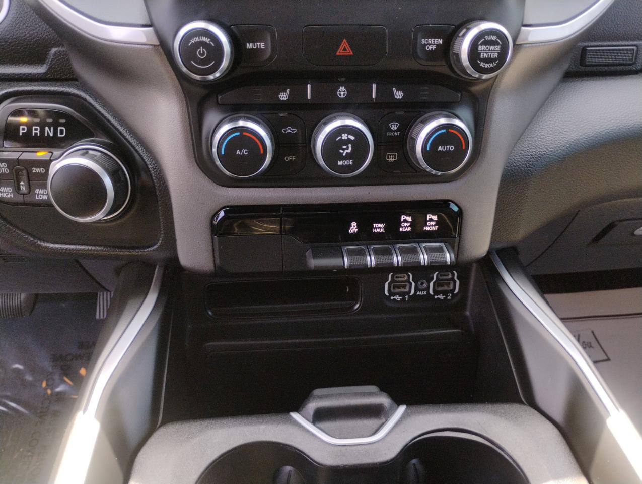 RAM 1500 Big Horn Quad Cab 4WD 2022