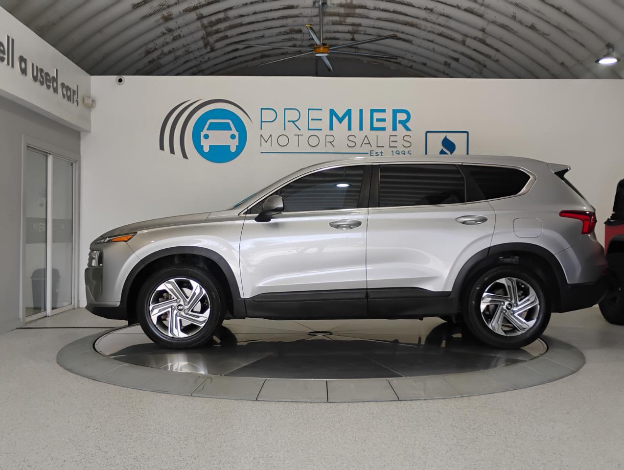 Hyundai Santa Fe SE 2021