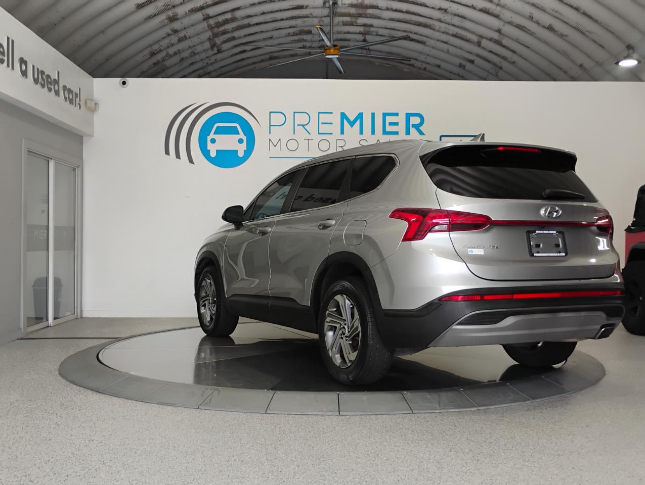 Hyundai Santa Fe SE 2021