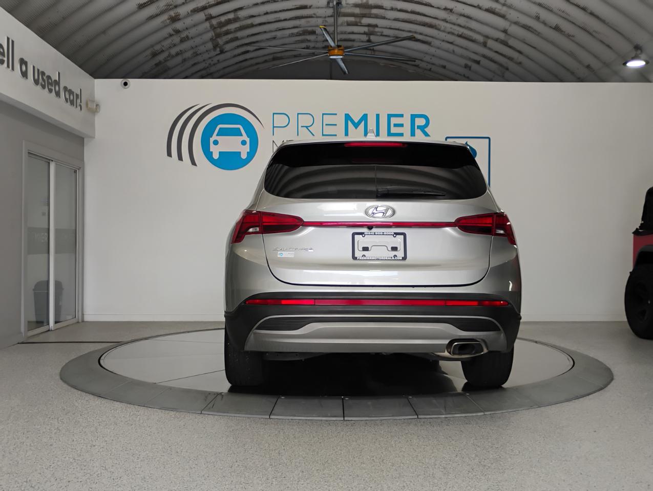 Hyundai Santa Fe SE 2021