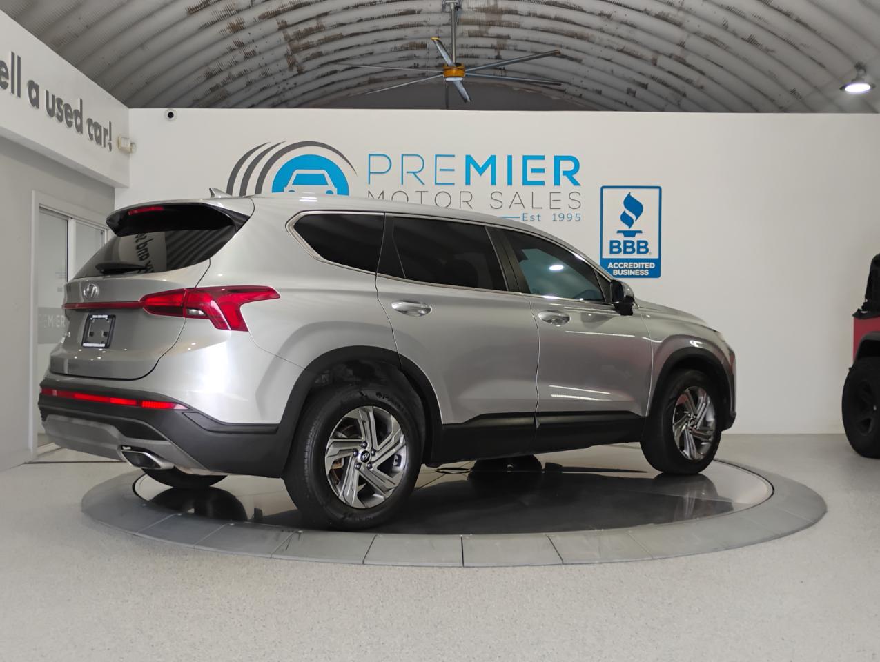 Hyundai Santa Fe SE 2021