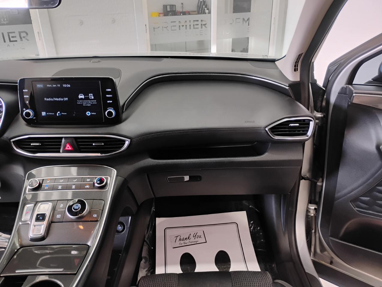 Hyundai Santa Fe SE 2021