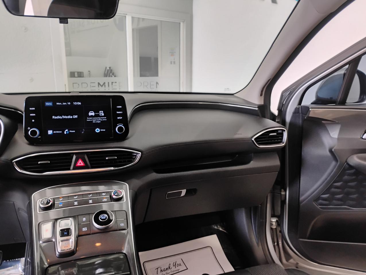 Hyundai Santa Fe SE 2021