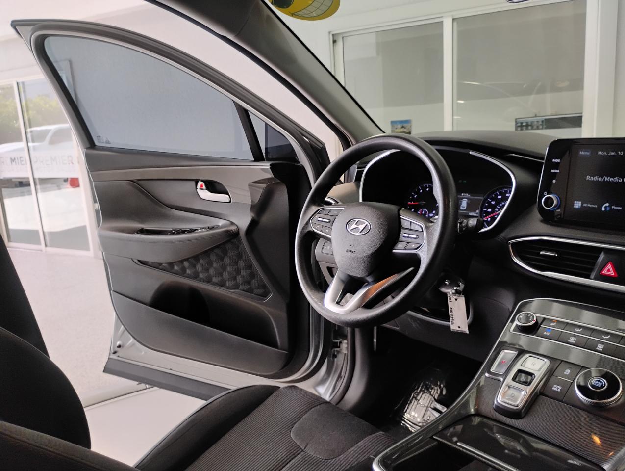 Hyundai Santa Fe SE 2021