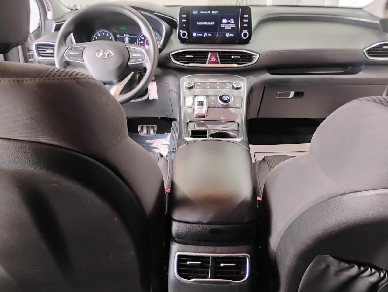 Hyundai Santa Fe SE 2021