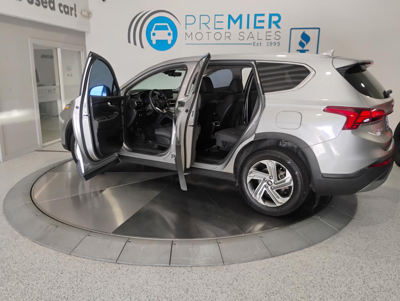 Hyundai Santa Fe SE 2021