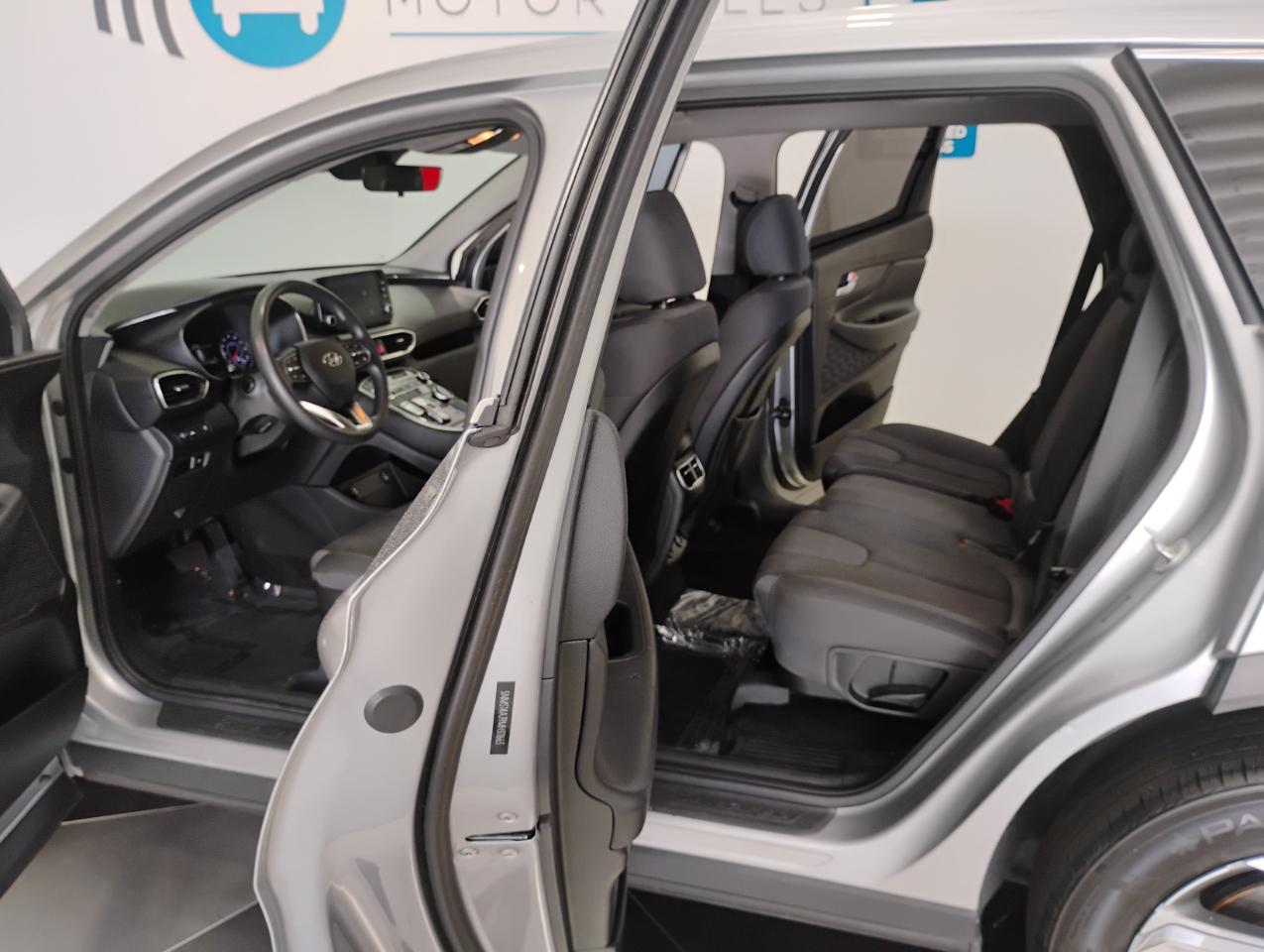 Hyundai Santa Fe SE 2021