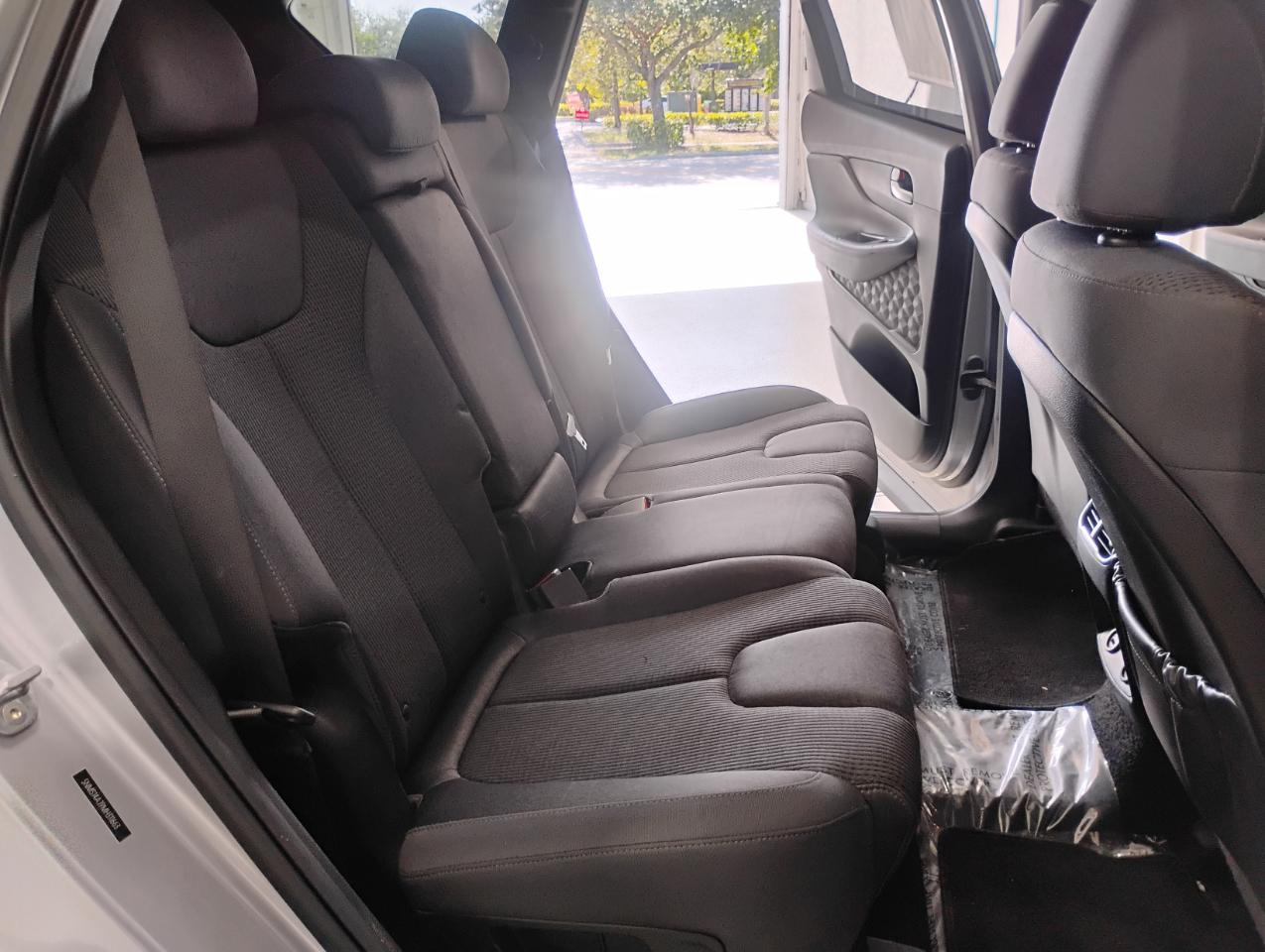 Hyundai Santa Fe SE 2021