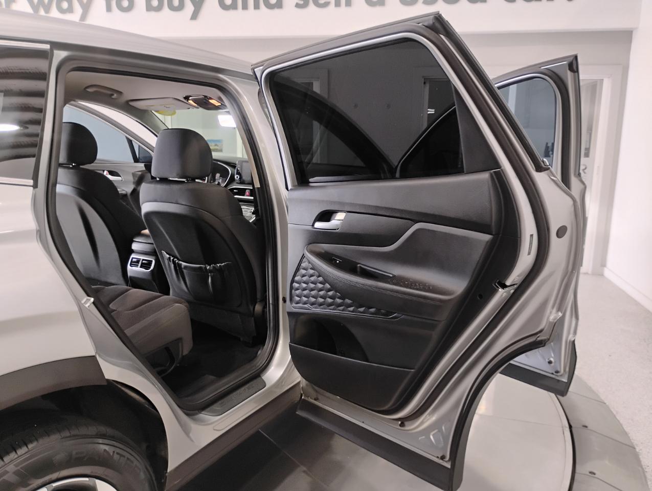Hyundai Santa Fe SE 2021