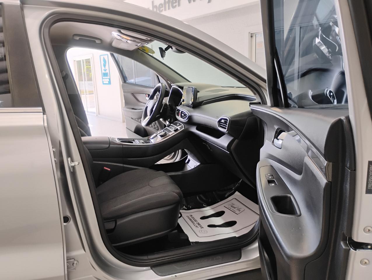 Hyundai Santa Fe SE 2021