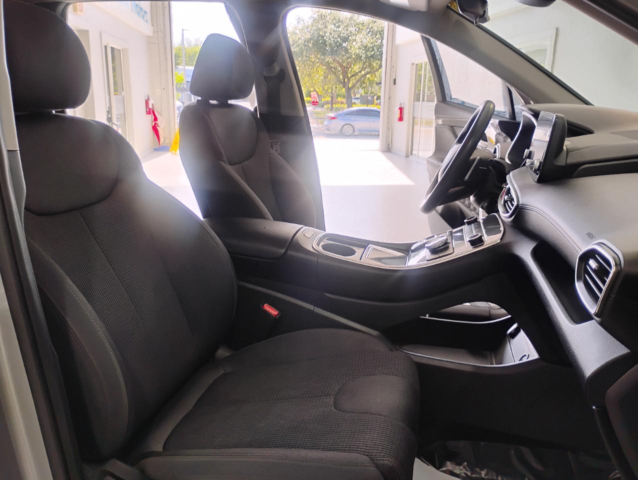 Hyundai Santa Fe SE 2021
