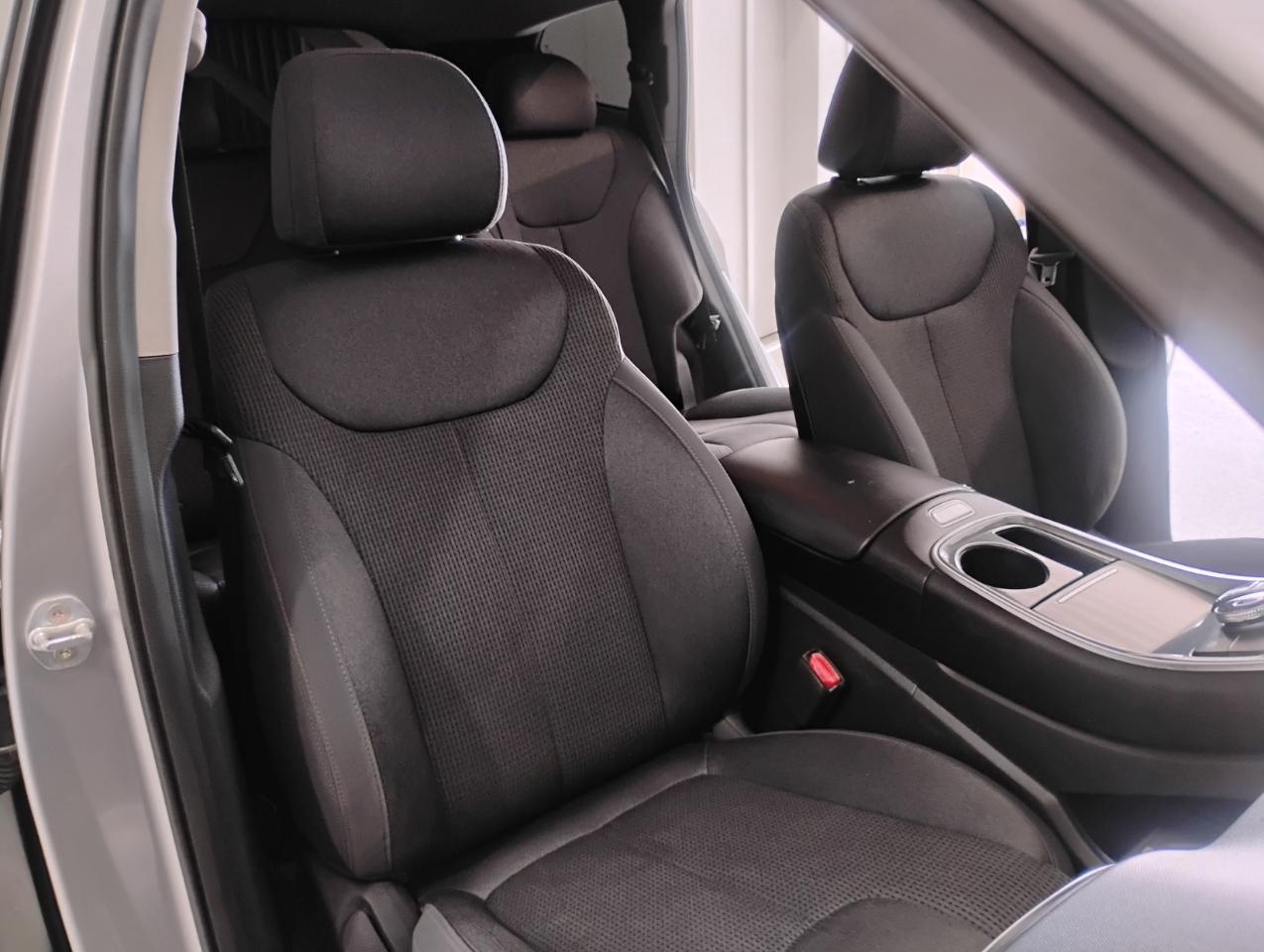 Hyundai Santa Fe SE 2021