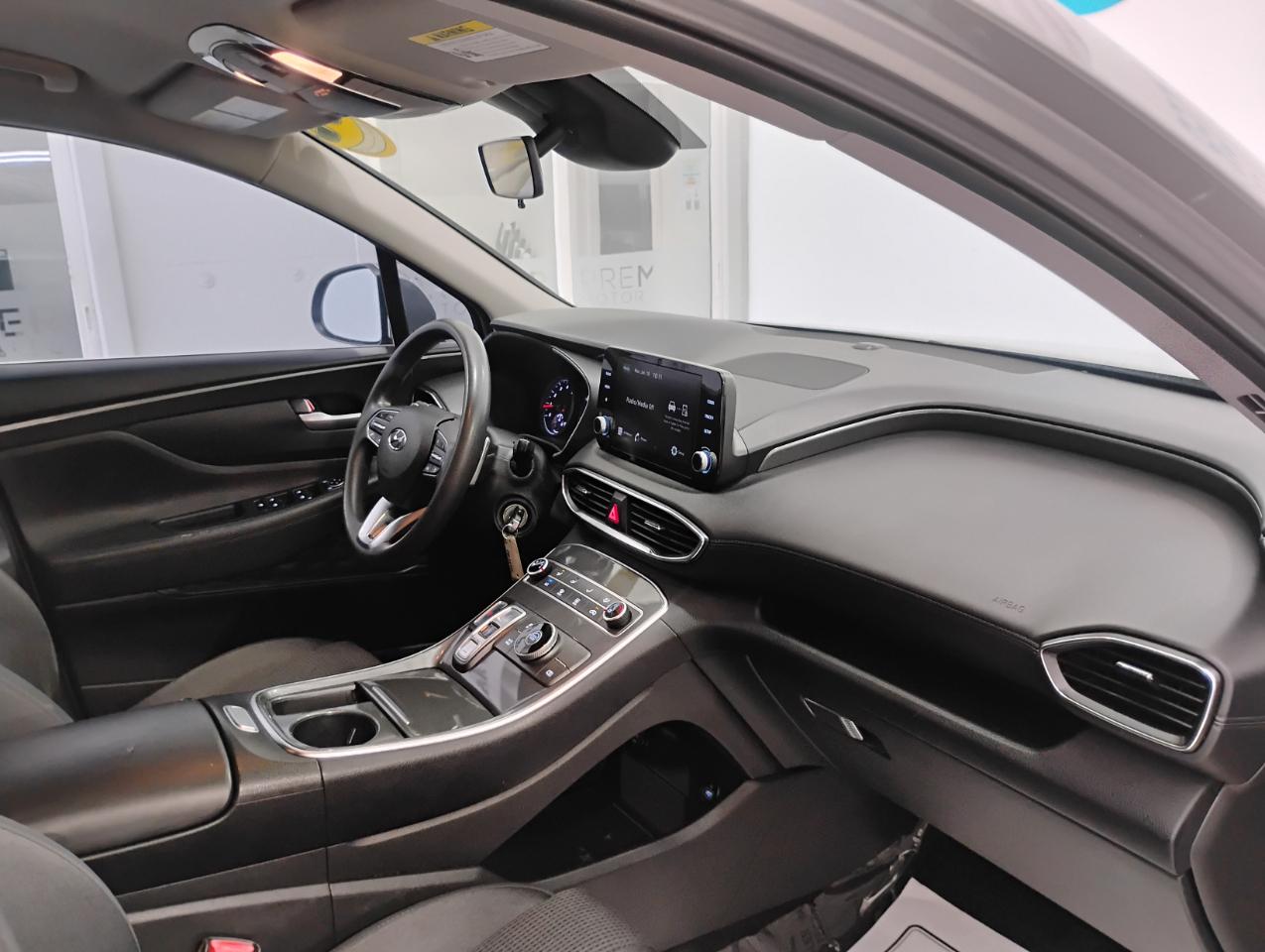 Hyundai Santa Fe SE 2021