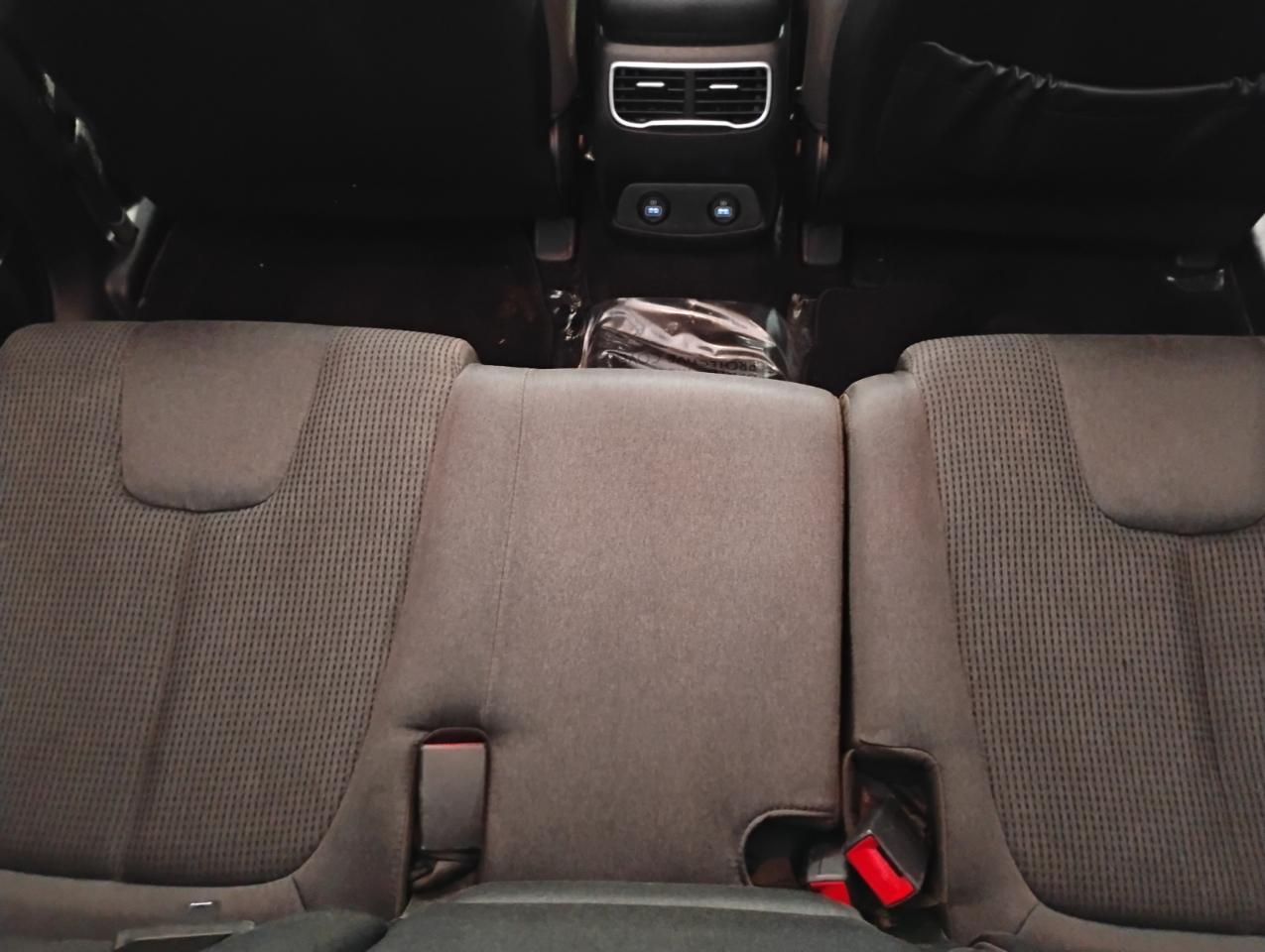 Hyundai Santa Fe SE 2021