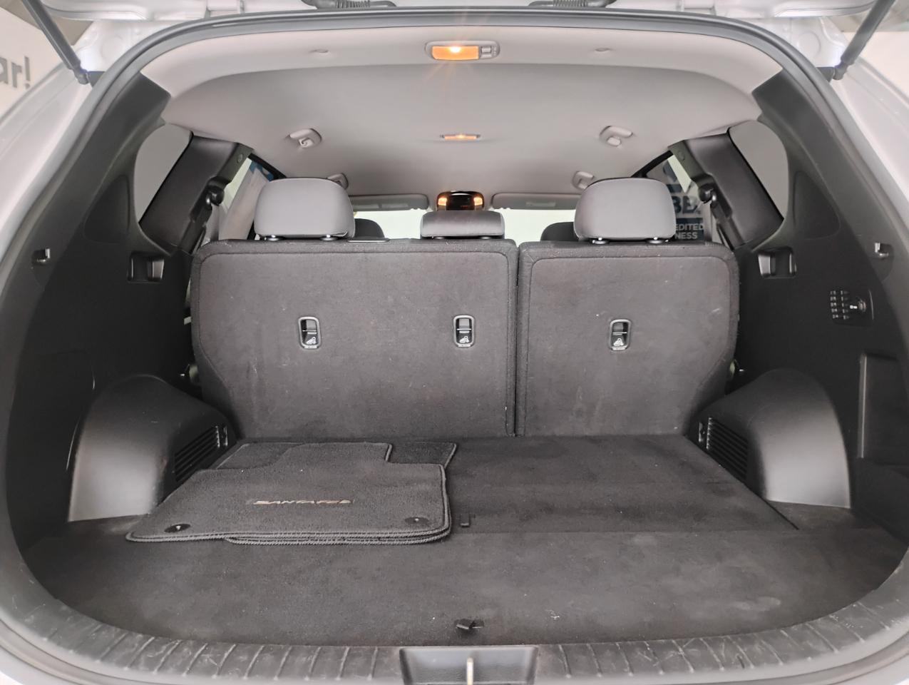 Hyundai Santa Fe SE 2021