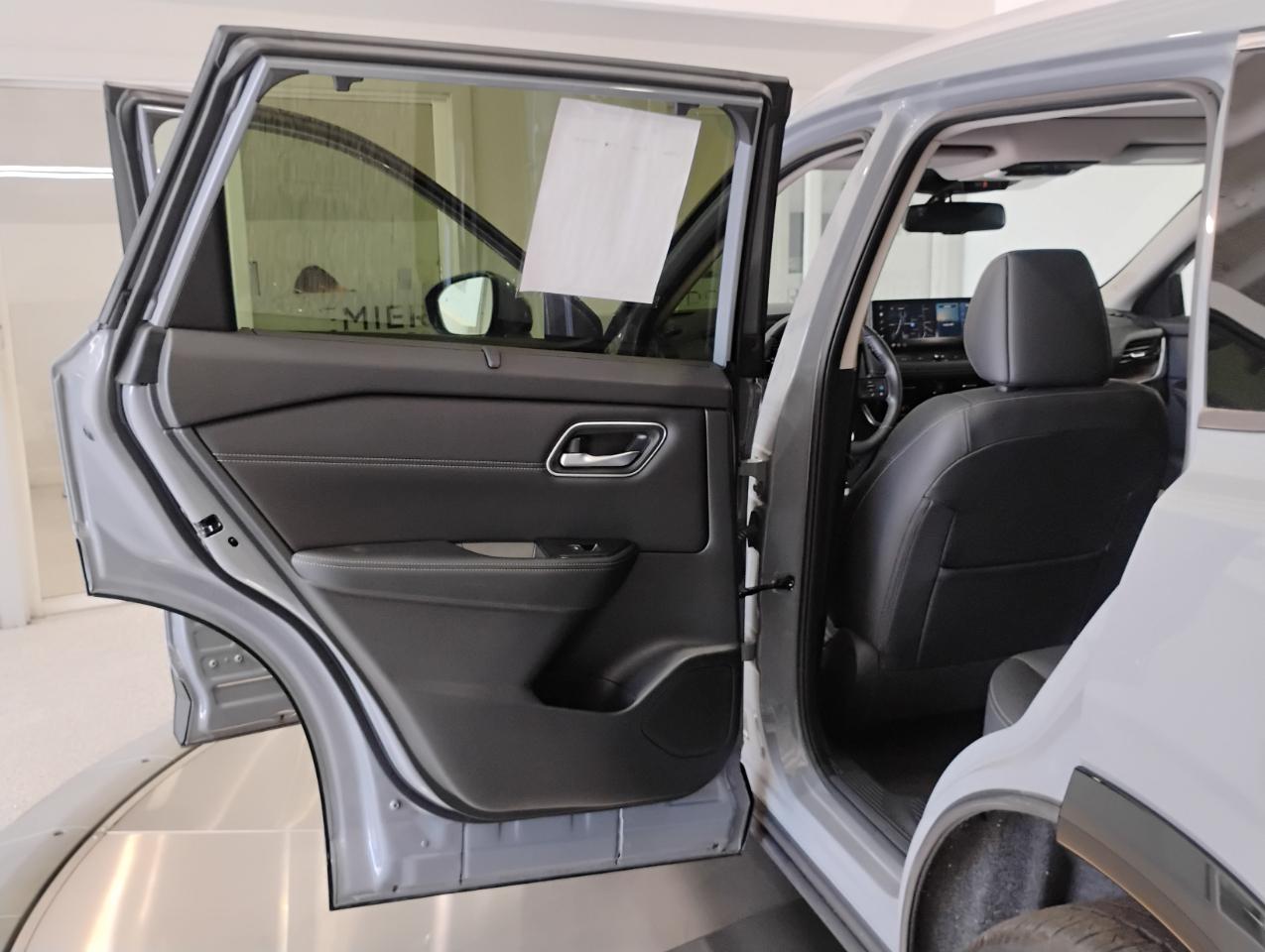 Nissan Rogue Platinum 2024