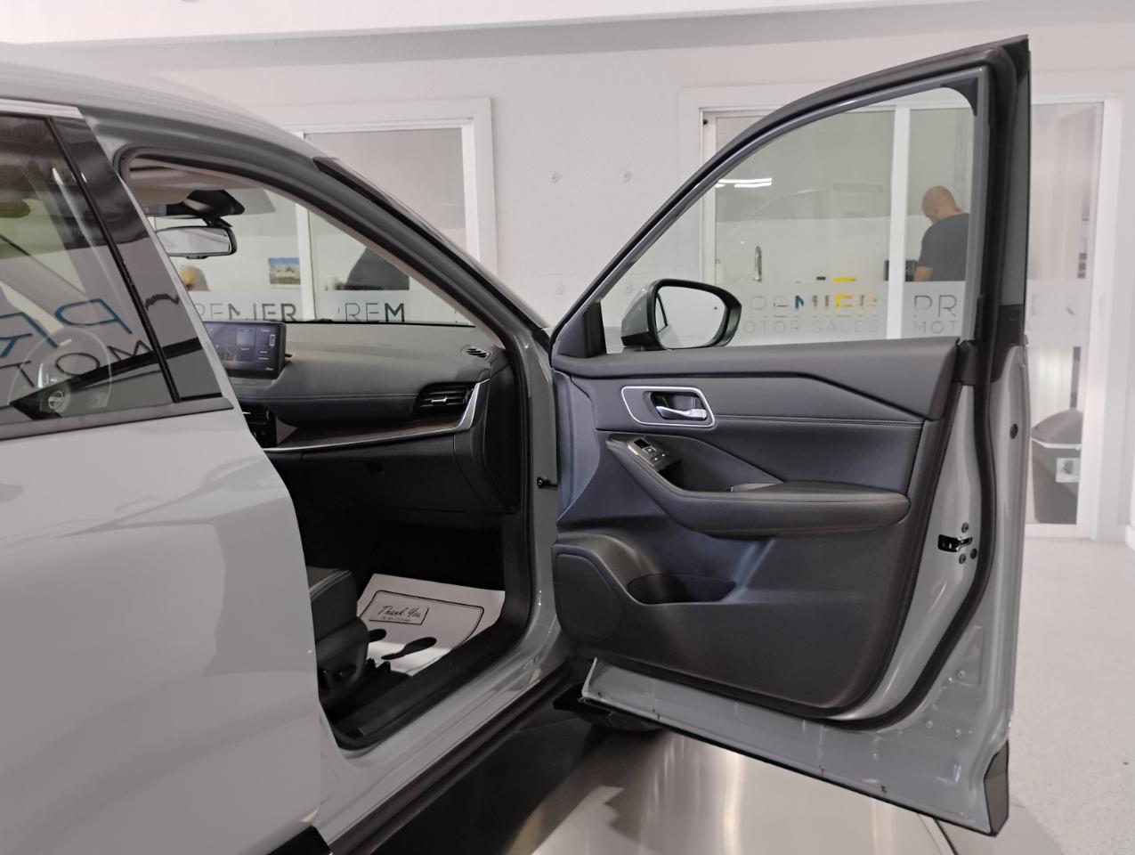 Nissan Rogue Platinum 2024