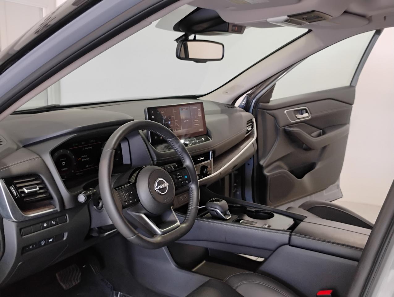 Nissan Rogue Platinum 2024