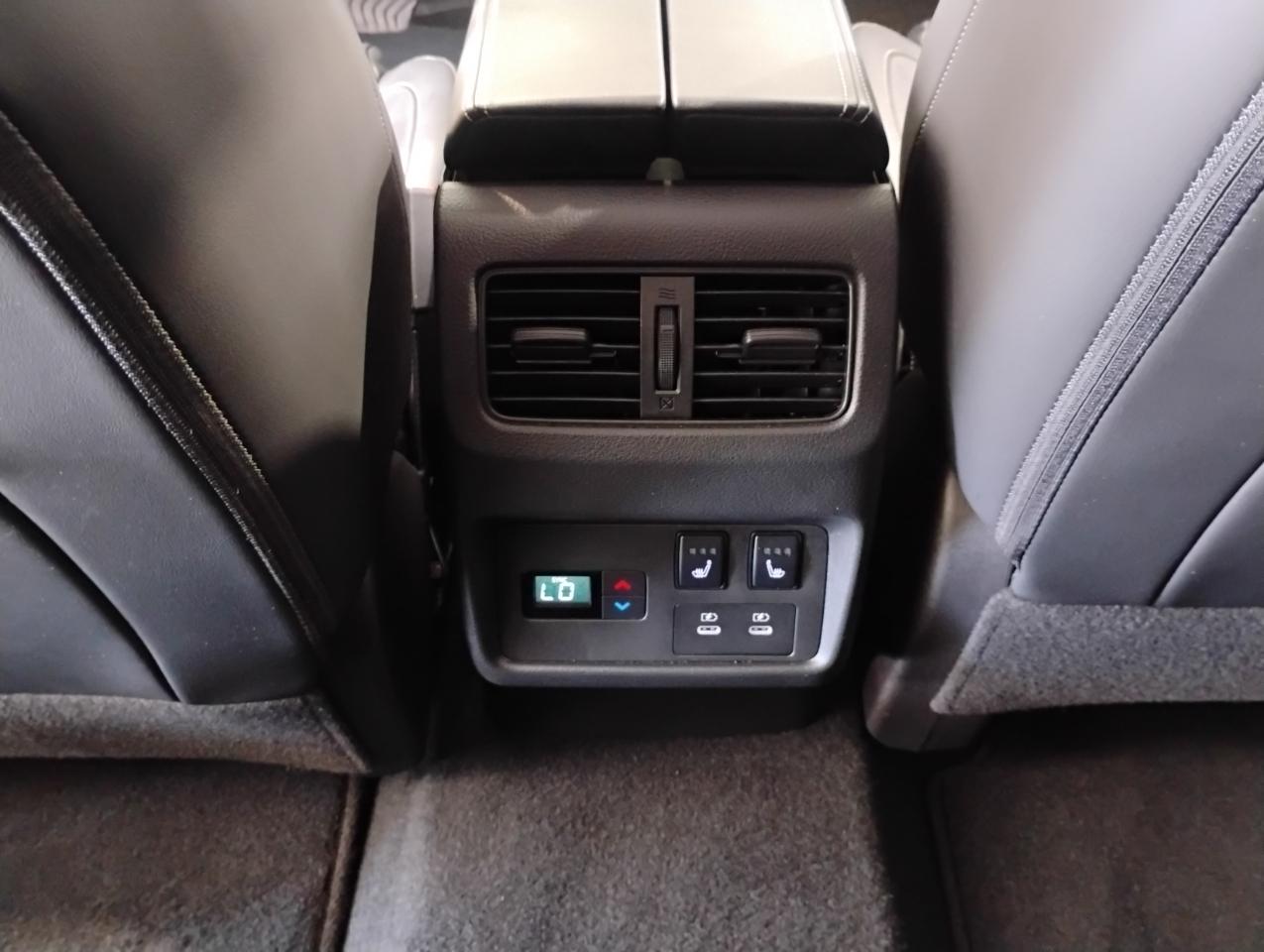 Nissan Rogue Platinum 2024