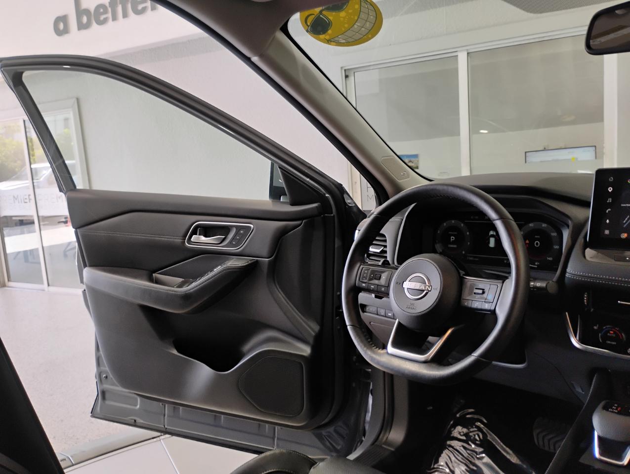 Nissan Rogue Platinum 2024