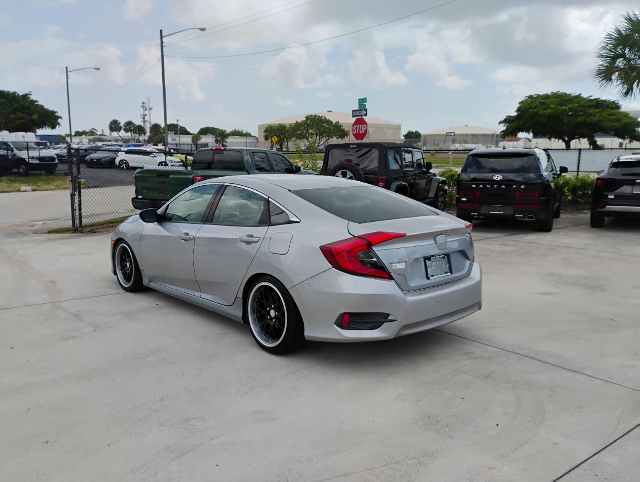 Honda Civic LX Sedan CVT 2017